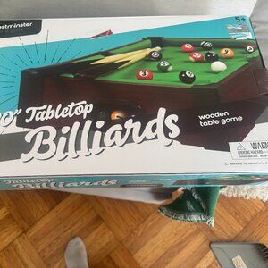 Westminister tabletop pool set